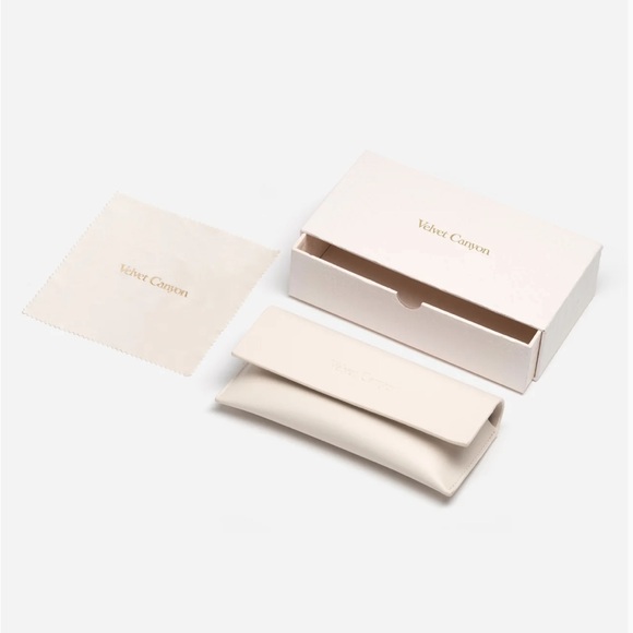 Femme Chat Sunglasses in Eco Tort - Picture 5 of 6